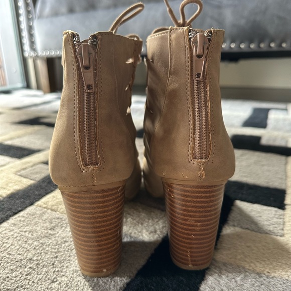 Tan Suede Heels - Picture 4 of 4